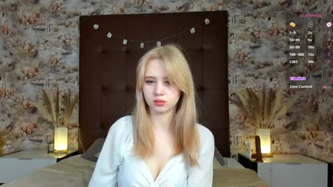Snapshot of mila_kinor chatting on February 1, 11:10 am mila_kinor online show from February 1, 11:10 am