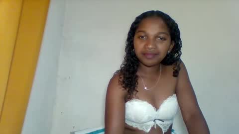 mila_lunah online show from April 11, 2:21 pm