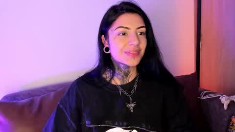     online show from November 2, 9:04 pm