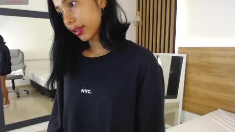 milaa_star online show from April 29, 4:06 am
