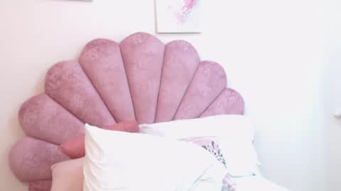 mila online show from July 6, 3:03 pm