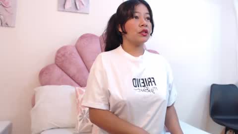 mila online show from June 17, 11:15 am