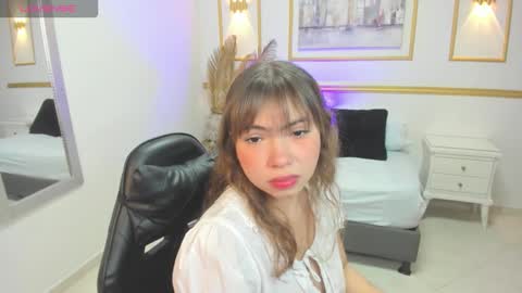 milaack_ online show from March 9, 1:05 pm