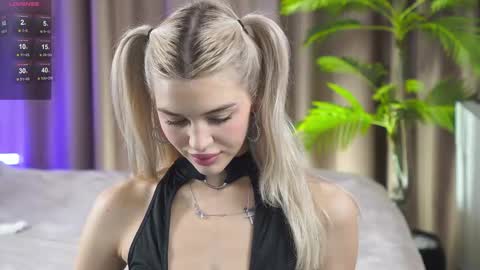 Mila and u can call me sweet bunny online show from November 14, 10:39 am