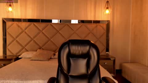Mila online show from May 13, 3:05 am