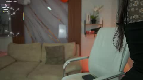 milacrave online show from October 28, 11:33 am