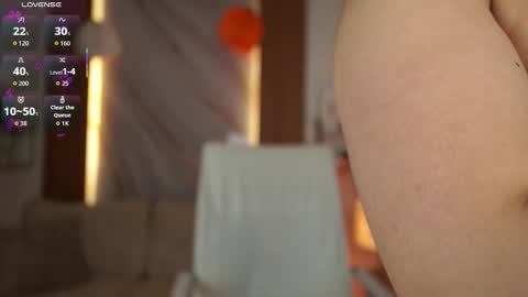 milacrave online show from October 24, 12:17 pm