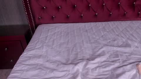 Mila Hall online show from December 22, 1:01 am