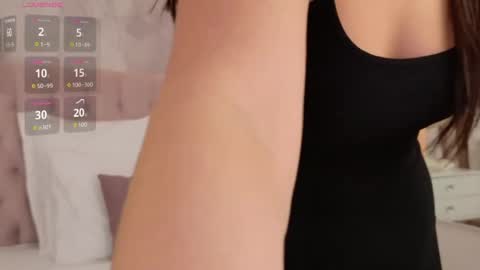 milaleoneli online show from June 20, 4:46 pm