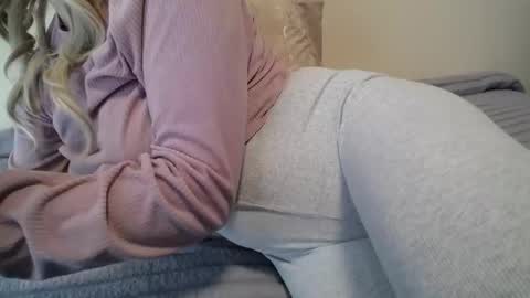 Snapshot of milana_neww chatting on October 17, 8:29 am Milana online show from October 17, 8:29 am
