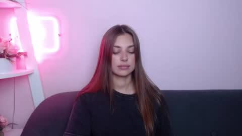 milanaangelas online show from July 18, 5:09 am