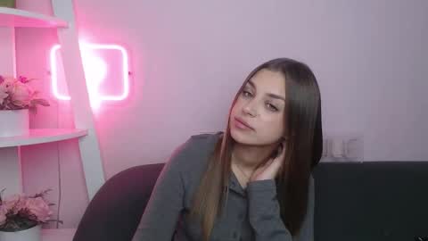 milanaangelas online show from November 25, 9:24 pm