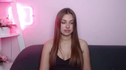 milanaangelas online show from July 6, 4:42 am