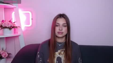 milanaangelas online show from June 21, 4:52 am