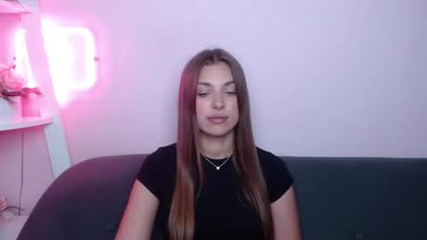 milanaangelas online show from July 10, 5:01 am