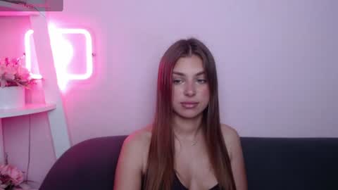 milanaangelas online show from July 25, 5:16 am