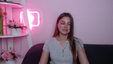 milanaangelas online show from June 27, 6:19 am