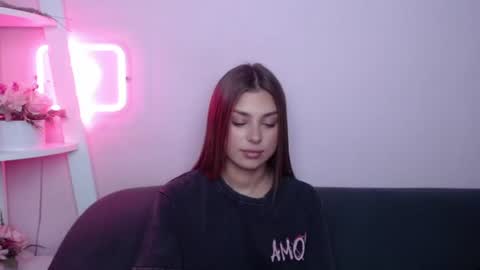 milanaangelas online show from July 17, 5:09 am