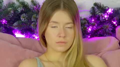 MilanaBalmain online show from December 16, 4:41 am