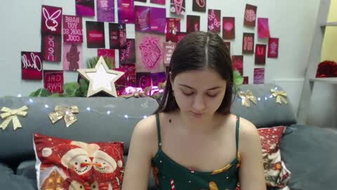 milanaroz online show from December 21, 7:04 am