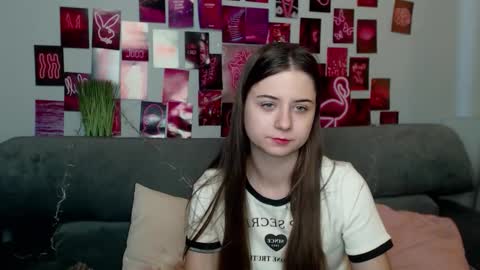 milanaroz online show from September 14, 5:10 am