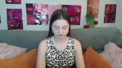 milanaroz online show from May 3, 5:35 am