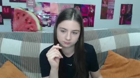milanaroz online show from July 2, 4:39 am