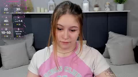 milanaxhoney online show from March 8, 1:50 am