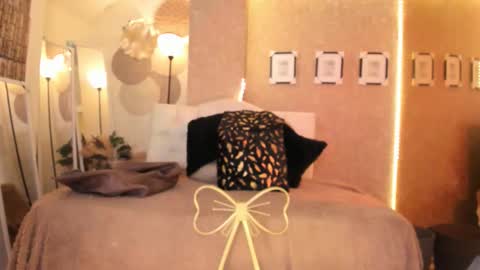 aya online show from October 31, 7:36 pm