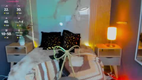 aya online show from November 17, 8:11 pm