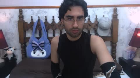 Snapshot of milanzaire chatting on February 27, 12:46 am milanzaire online show from February 27, 12:46 am