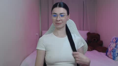 milasecretsss online show from April 29, 7:24 am