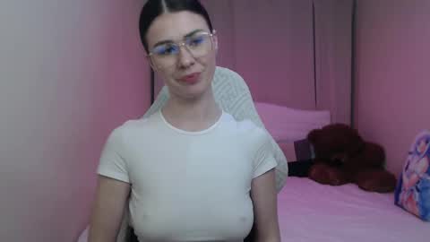 milasecretsss online show from April 26, 1:42 pm