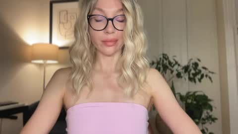 Mila online show from May 3, 4:35 pm
