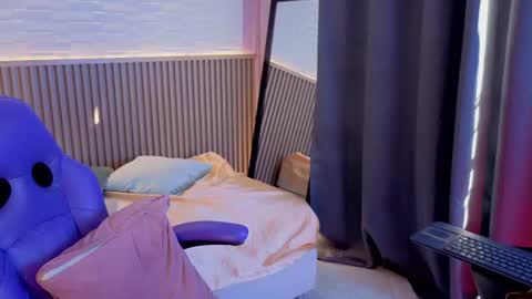 milena_lawson online show from July 6, 12:57 pm
