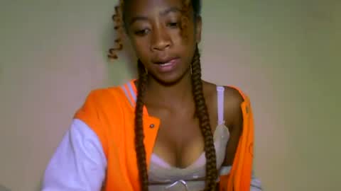 milennah online show from June 21, 3:18 pm