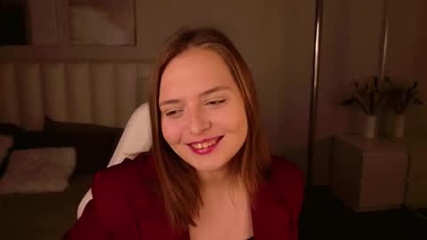 mileylovelyx online show from November 18, 8:39 am