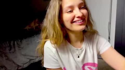 mileyy_cute online show from March 11, 1:08 am