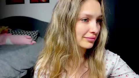 mileyy_cute online show from March 12, 1:09 am