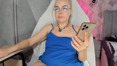 Maria online show from April 24, 11:12 am