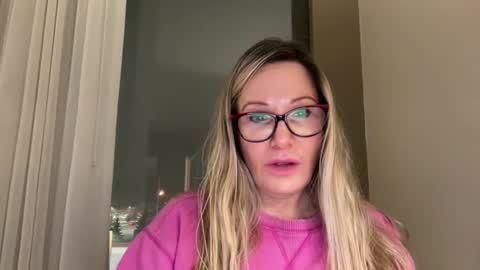 MIlf Goddess online show from December 14, 2:18 am