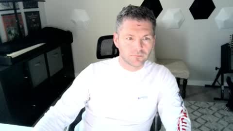 Snapshot of milf_hunter567 chatting on October 15, 6:31 pm milf_hunter567 online show from October 15, 6:31 pm