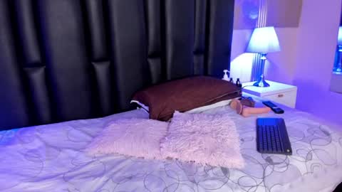 milf_meli online show from July 8, 7:39 pm