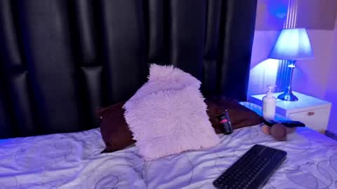 milf_meli online show from July 12, 7:50 pm