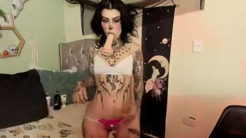 Isabella online show from June 19, 1:28 pm