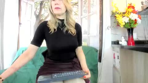 ASHLEY online show from April 21, 2:35 pm