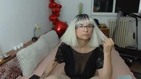 milfdolores online show from July 23, 1:58 am