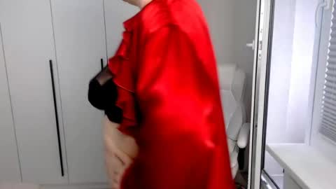 MilfScarlette online show from July 2, 6:07 am
