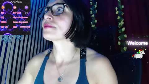 Snapshot of milfsexx_ chatting on October 24, 1:06 am Andrea online show from October 24, 1:06 am