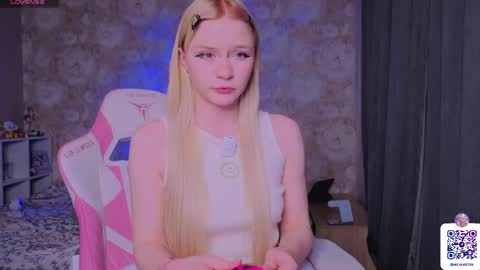 Milia online show from April 30, 9:52 pm